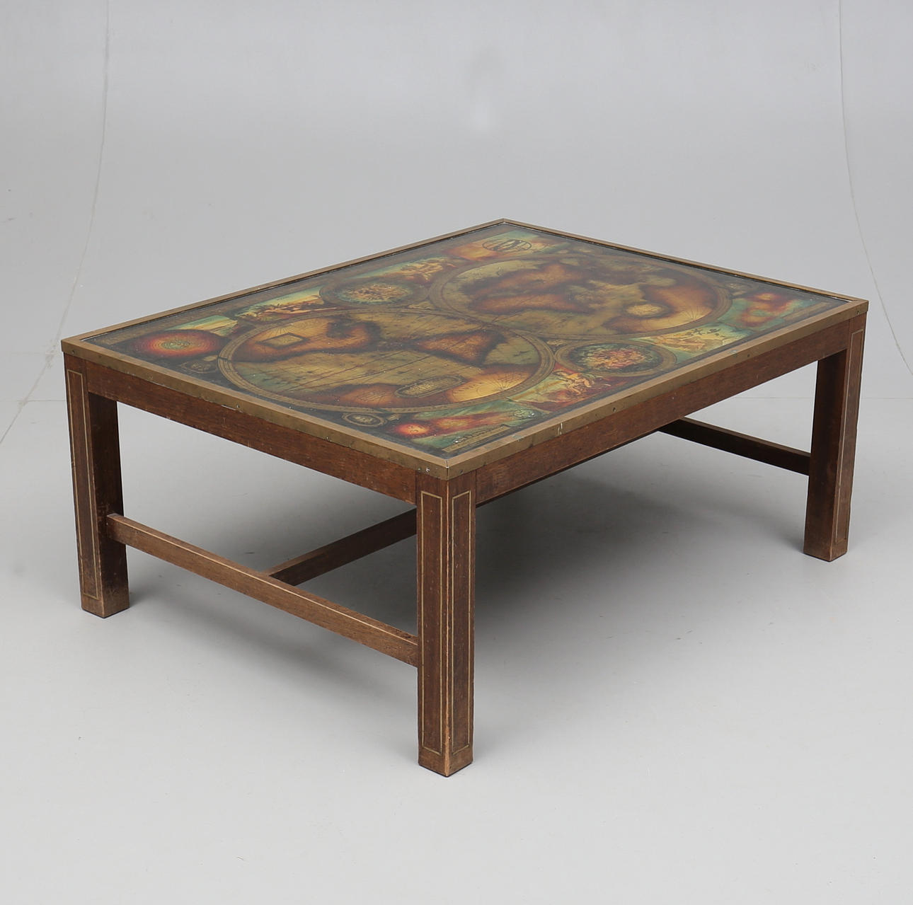 SOFFBORD, engelsk stil, 1900-talets andra hälft.