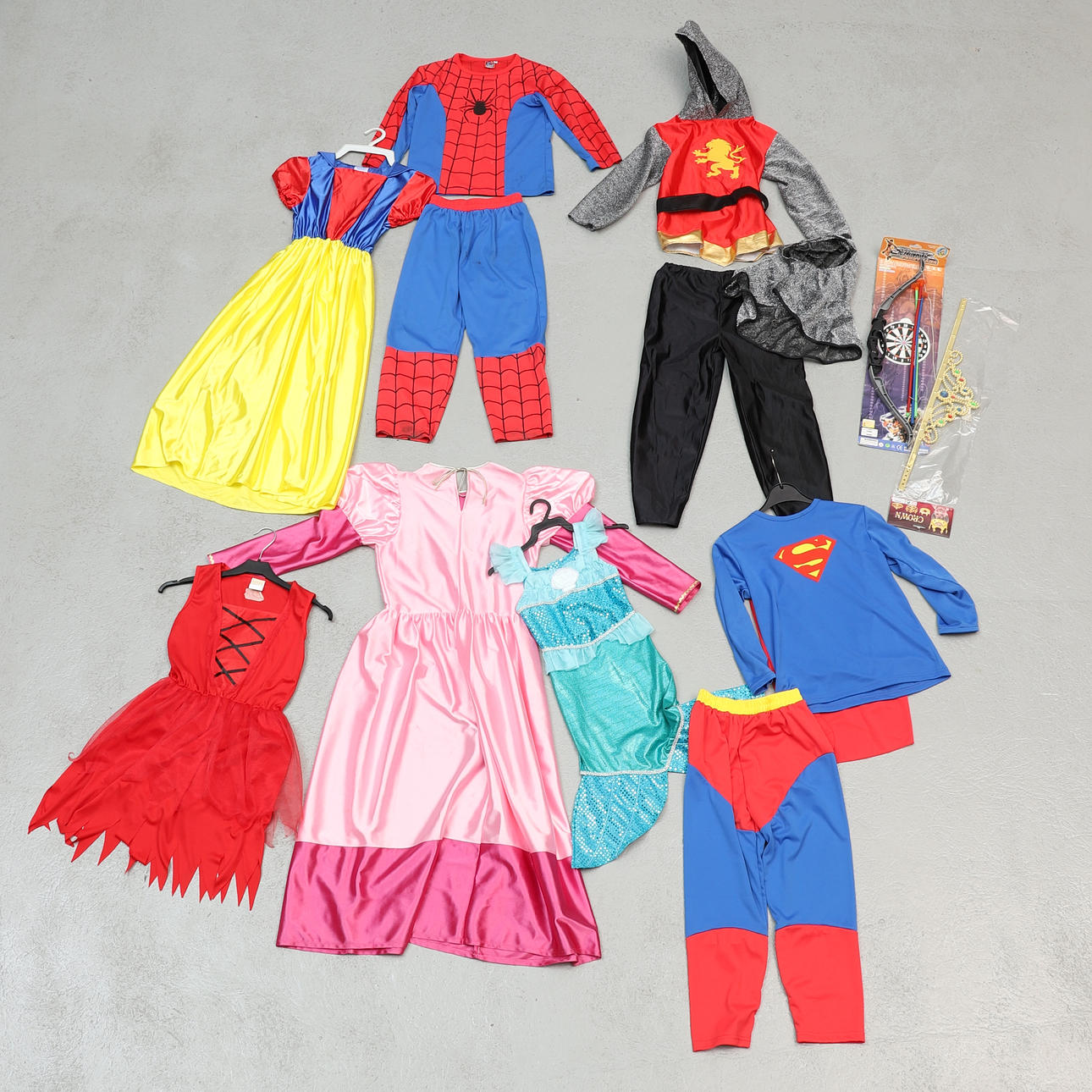 FANCY DRESS COSTUMES with accessories, 7 pcs, children, including Spiderman  and Snow White. Vintage & Designer Fashion - Auctionet