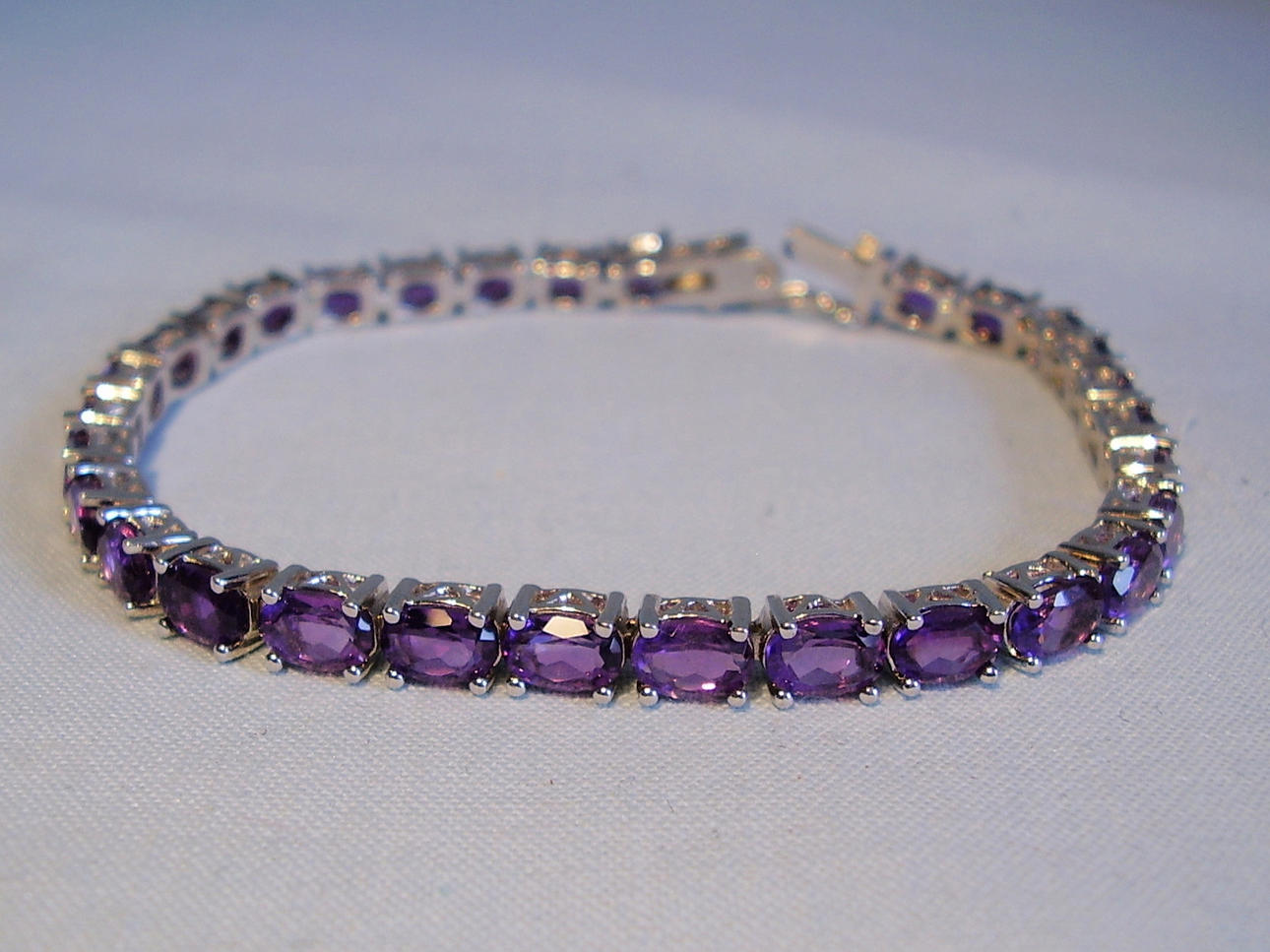 AMETIST RIVIERE ARMBAND 15 ct.