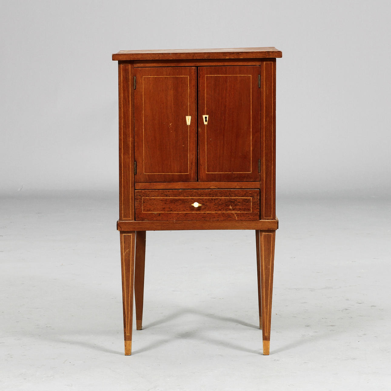 POTTSKÅP, 1800-tal.