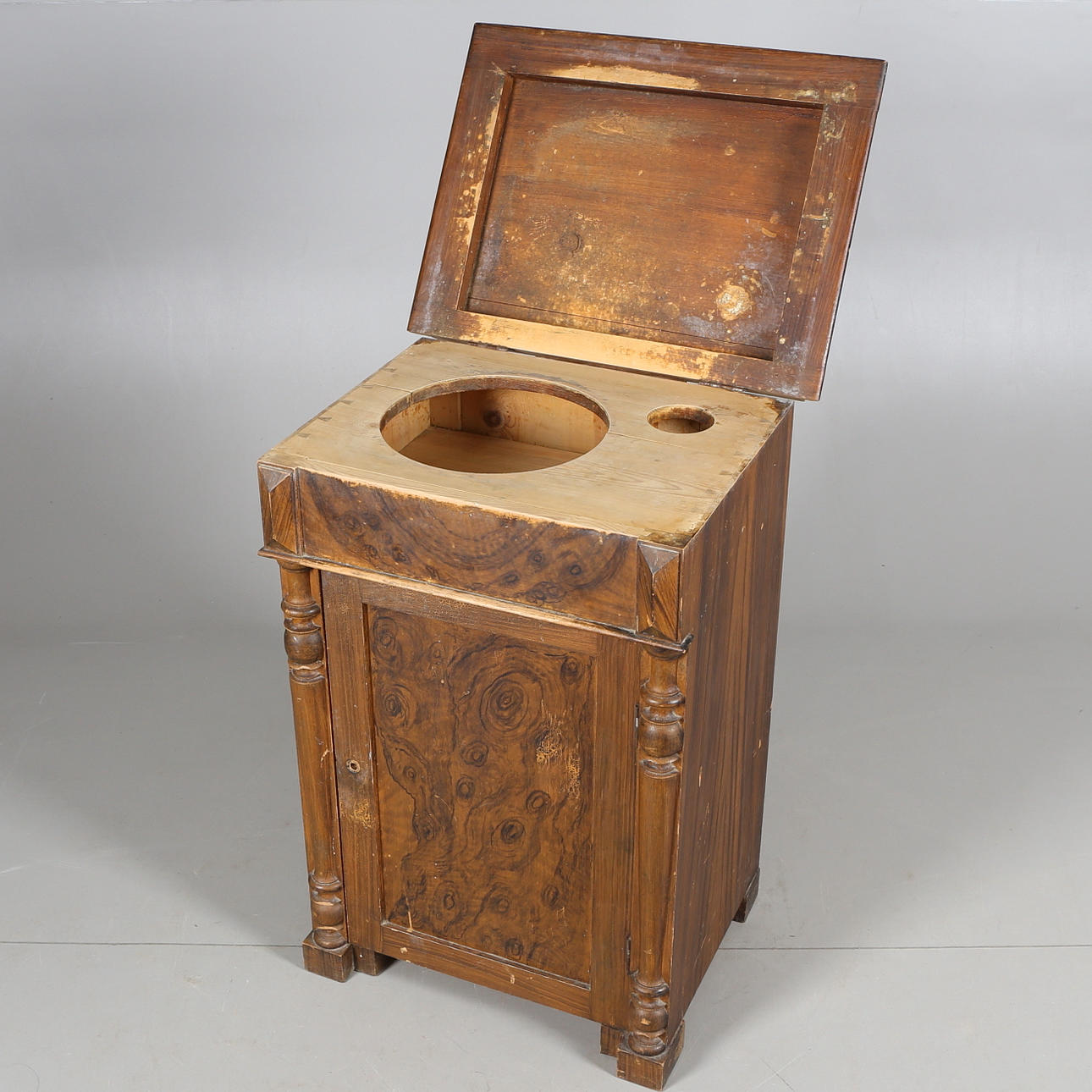 POTTSKÅP, trä, 1900-tal.