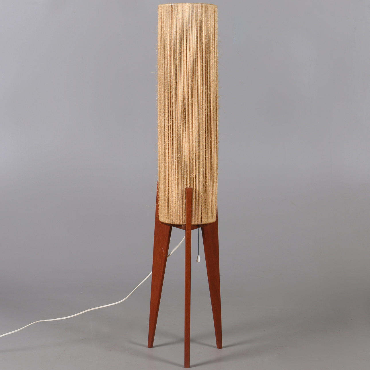 GOLVLAMPA. Teak, 1960-tal.