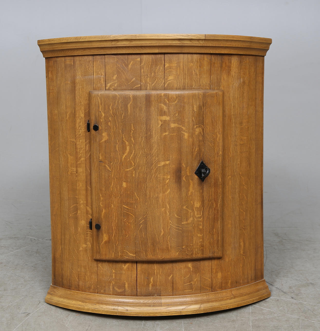 HÖRNSKÅP, vägg, så kallat supskåp, 1800-tal.