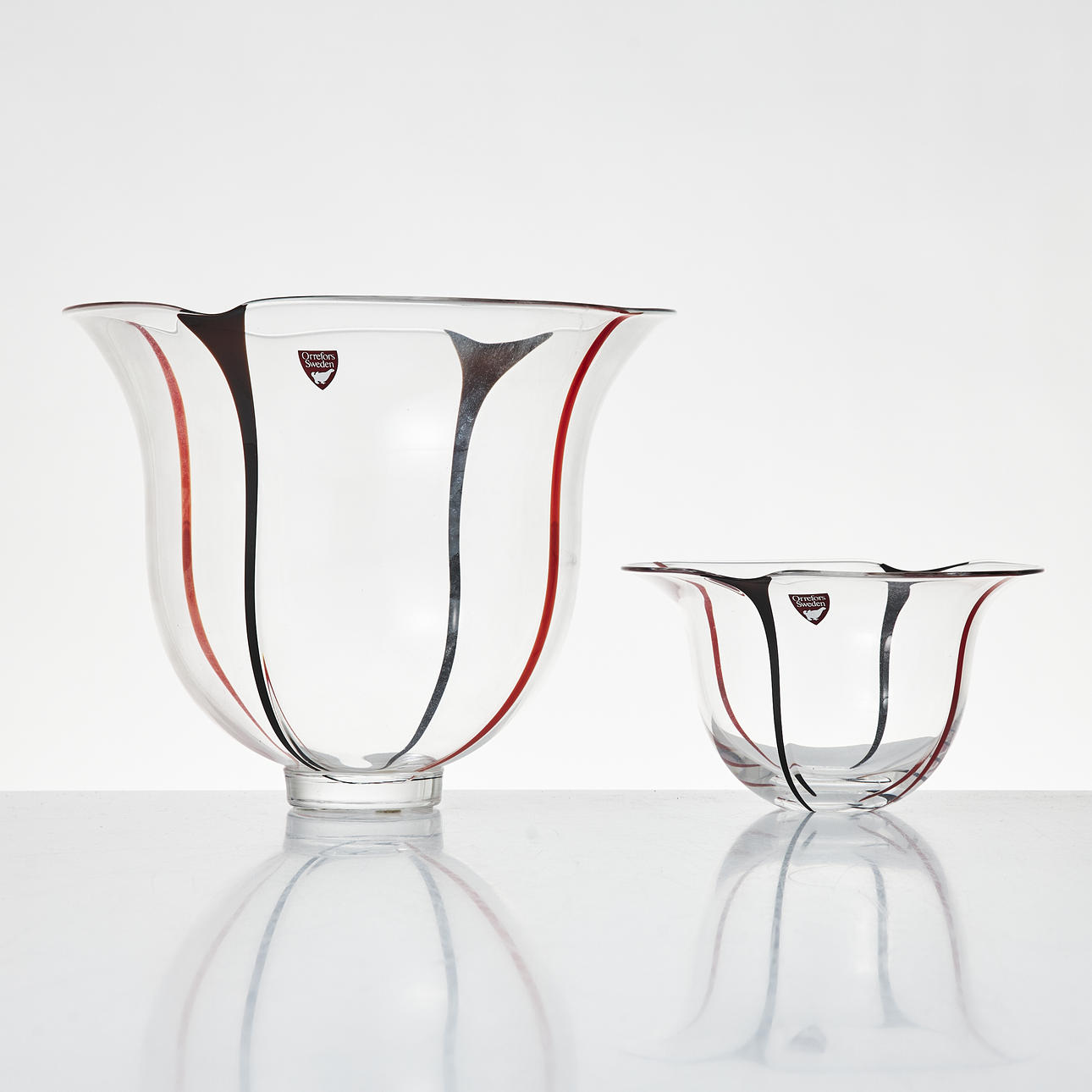 LARS HELLSTEN. Bowls, 2 pieces, Orrefors. Signed Orrefors 908220 Lars Hellsten Gallery 87 and 908120 10-86.