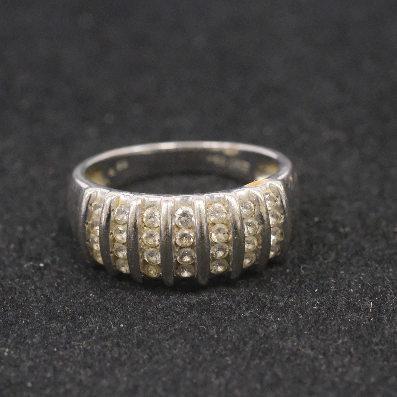 RING WITH DIAMONDS, 18K WHITE GOLD.