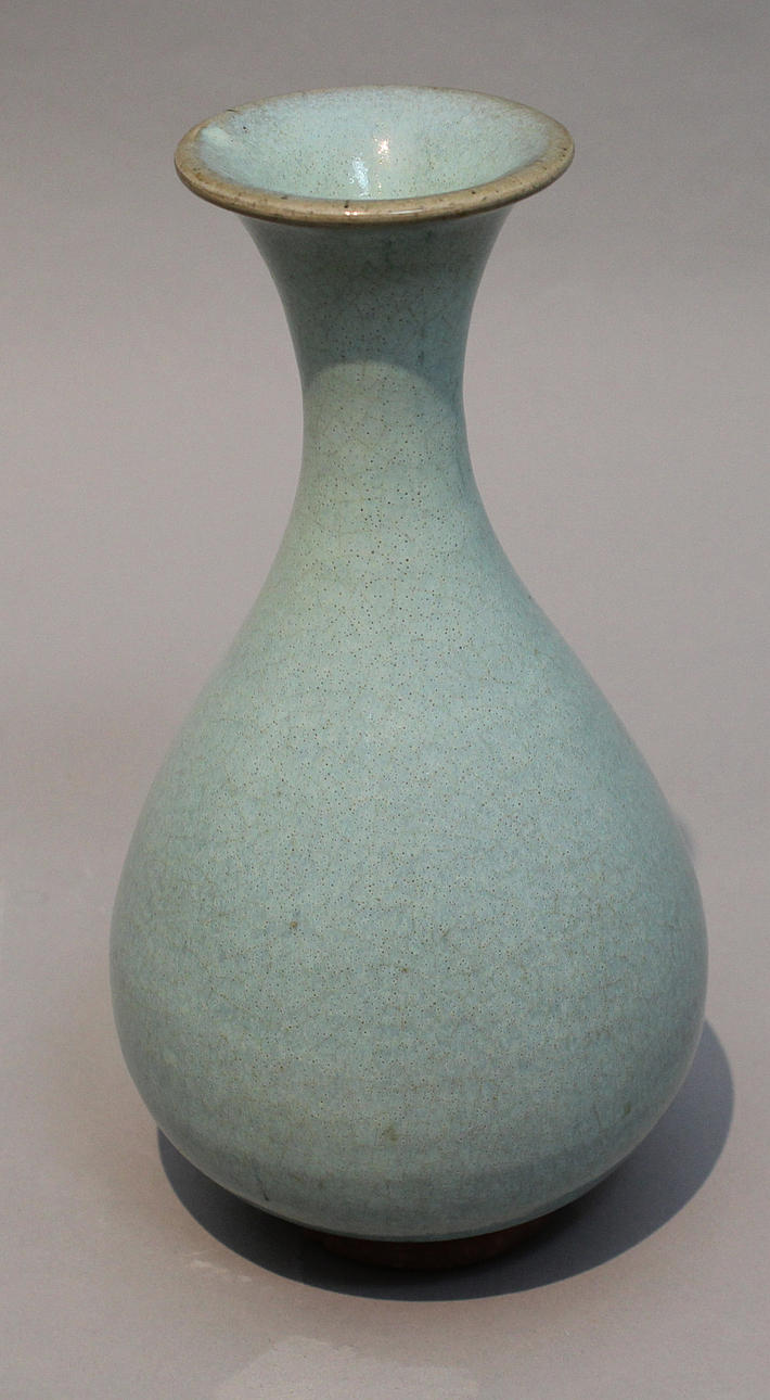 Vas i stengods. Kina, ca 1300-talets mitt.