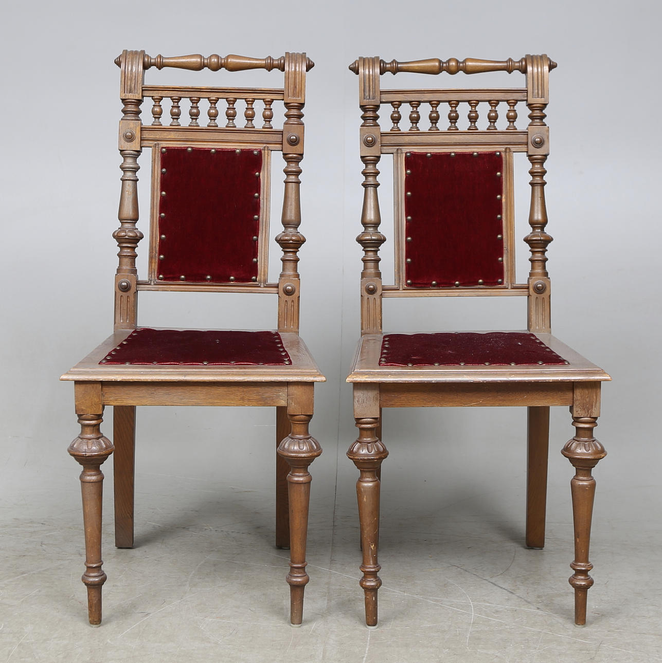 STOLAR, ett par, nyrenässans, omkring 1900.