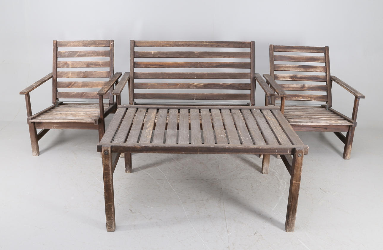 TRÄDGÅRDSGRUPP, 4 delar, furu, Elsa Stackelberg för Fri Form, Edsbruk, 1900-tal.