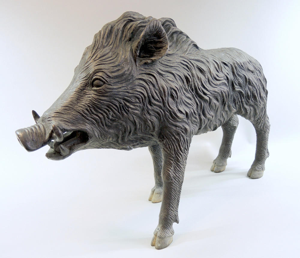 SKULPTUR, vildsvin av brons.