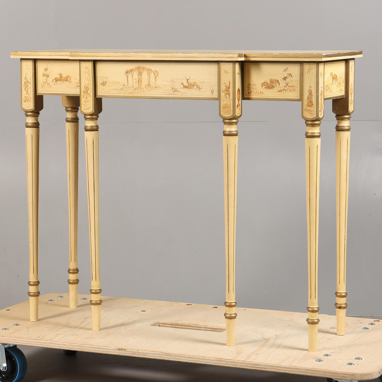 AN ITALIAN STYLE CONSOLE TABLE.