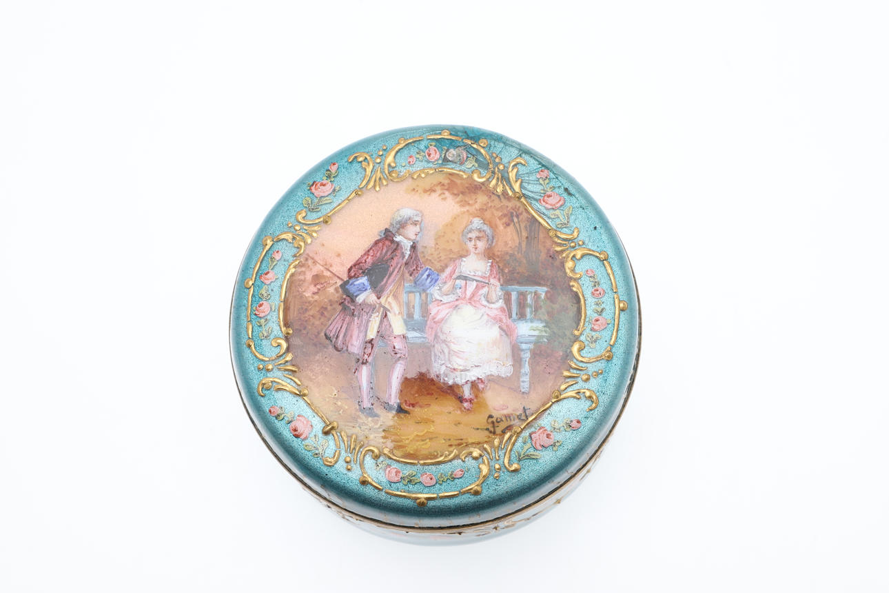 A LATE NINETEENTH CENTURY FRENCH ENAMEL AND GILT METAL BOX AND COVER ...