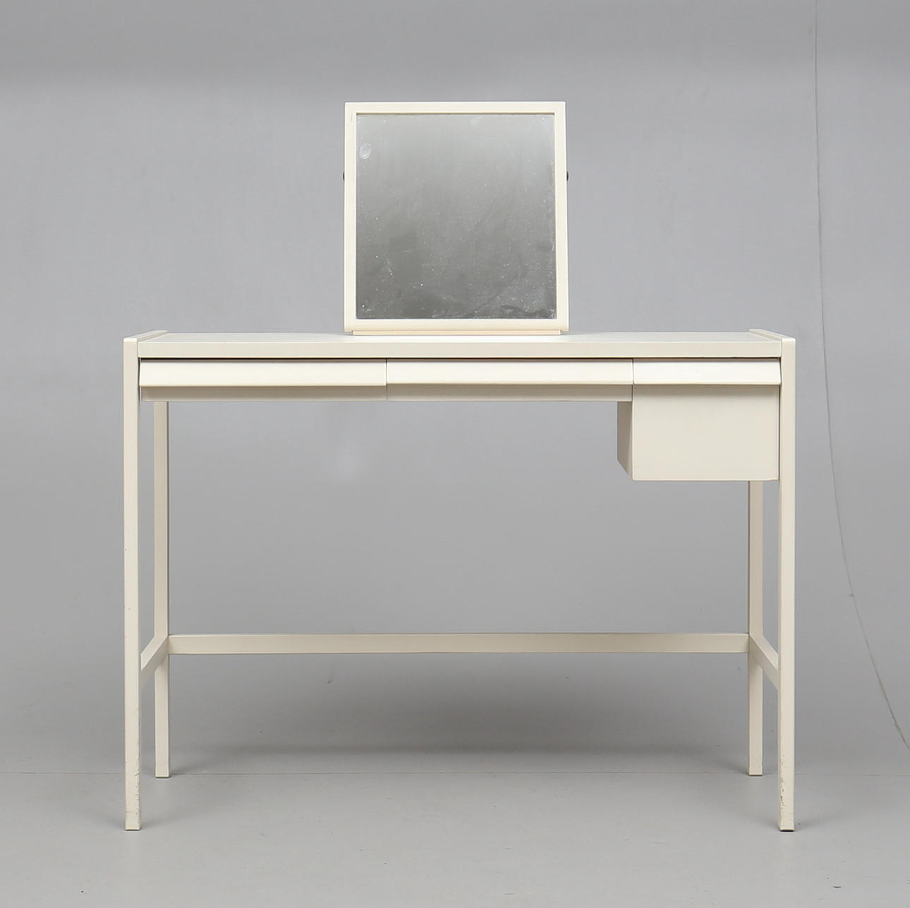 TOALETTBORD, 1900-talets mitt.