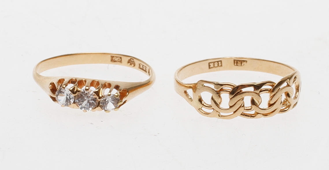 RINGAR, 2 st, 18k guld, vikt ca 3,9 gr.