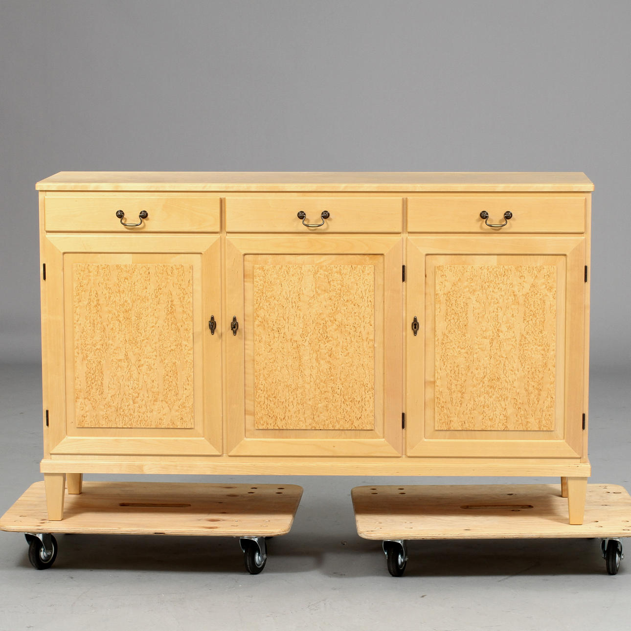SIDEBOARD, 19/2000-tal.