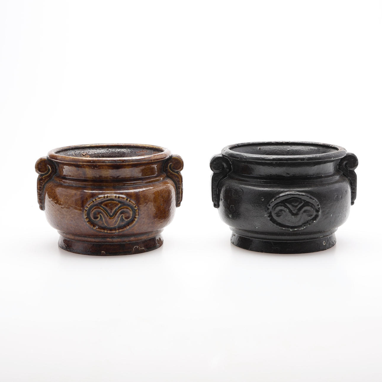 YTTERFODER, TVÅ STYCKEN, GJUTJÄRN, 1900-TALETS FÖRSTA HÄLFT.