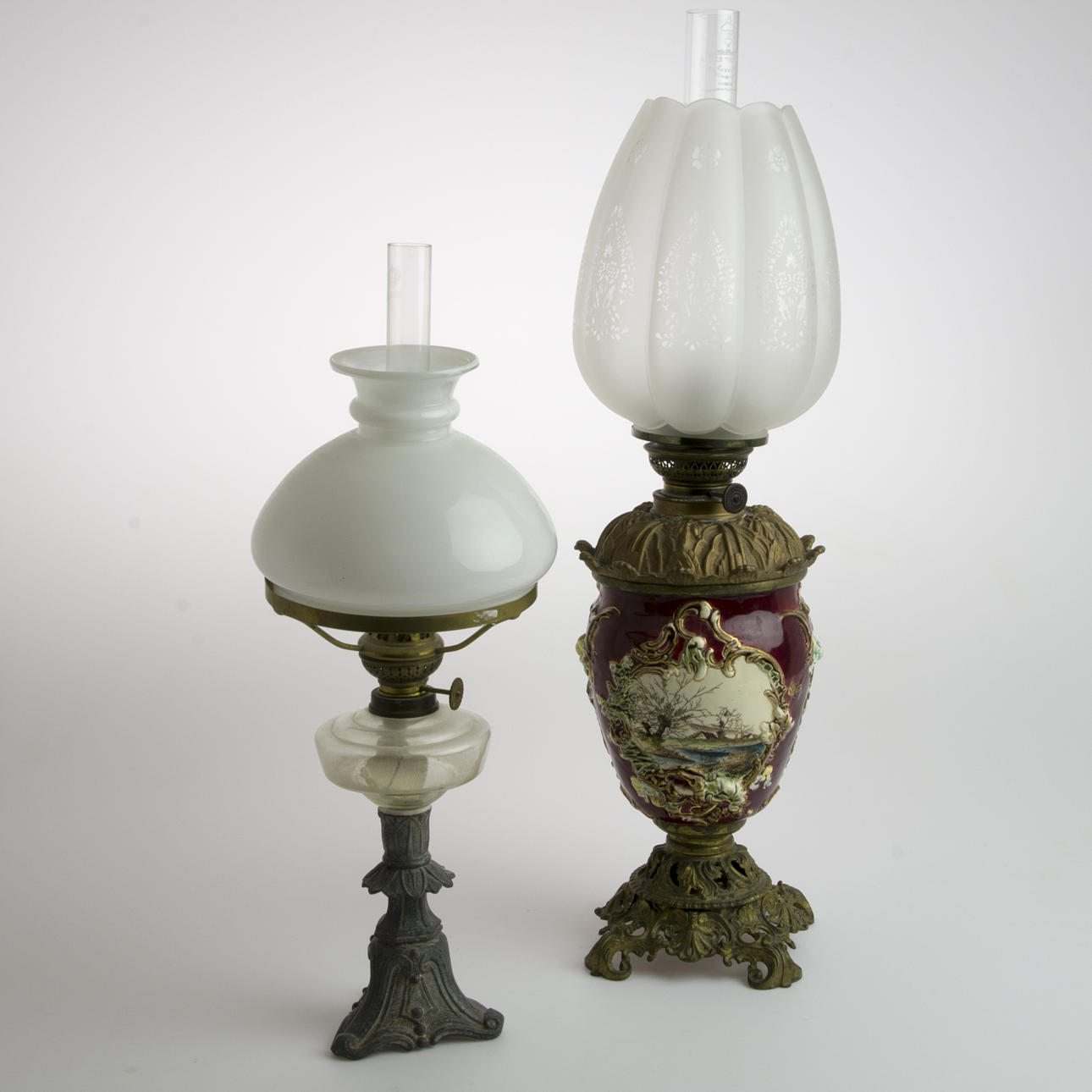 BORDSFOTOGENLAMPOR, 2 stycken, 1800/1900-tal.