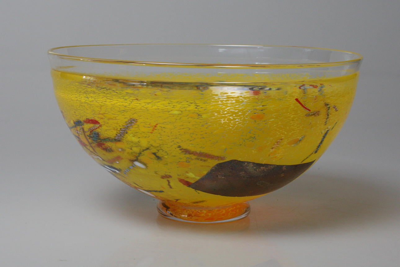 BERTIL VALLIEN. Skål, glas, "Satellite", Artist Collection, Kosta Boda, signerad.