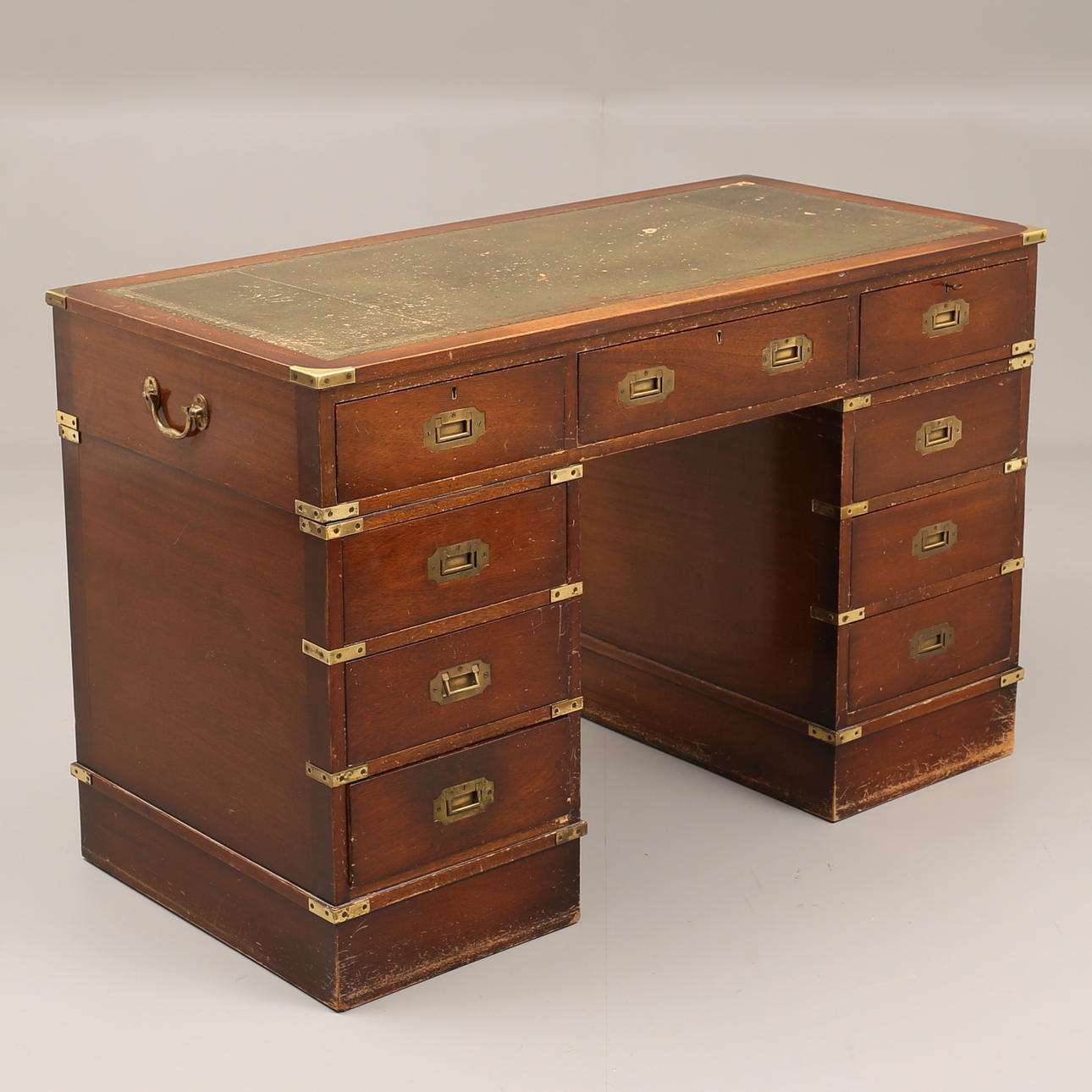 SKRIVBORD, engelsk stil, 1900-talets första hälft.