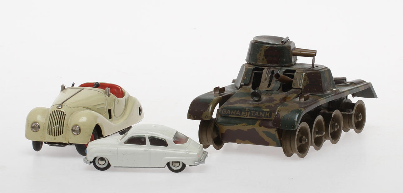 MODELLBIL TEKNO SAAB, SCHUCO och tank GAMA.