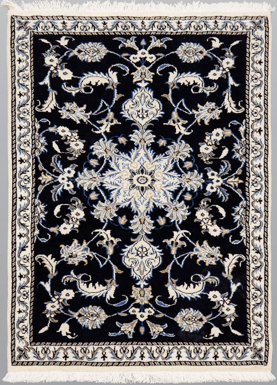 CARPET Nain, 137 x 87 cm.