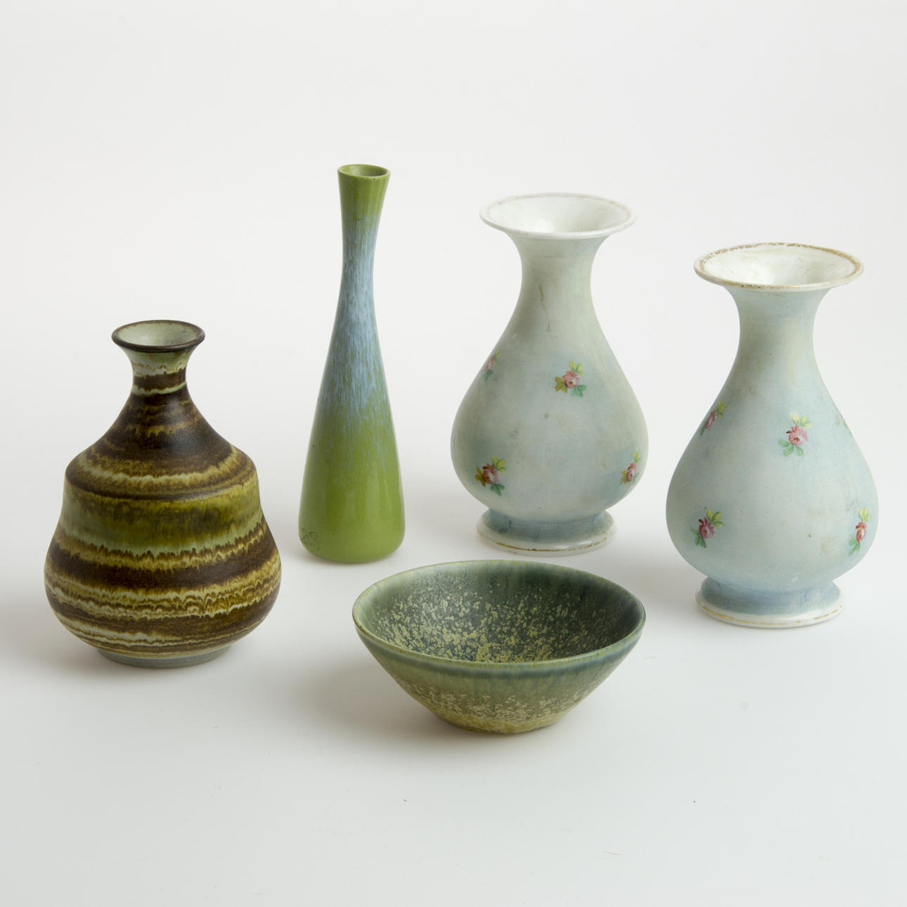 VASER SAMT SKÅL, glas/keramik, bl.a. Carl Harry Stålhane.