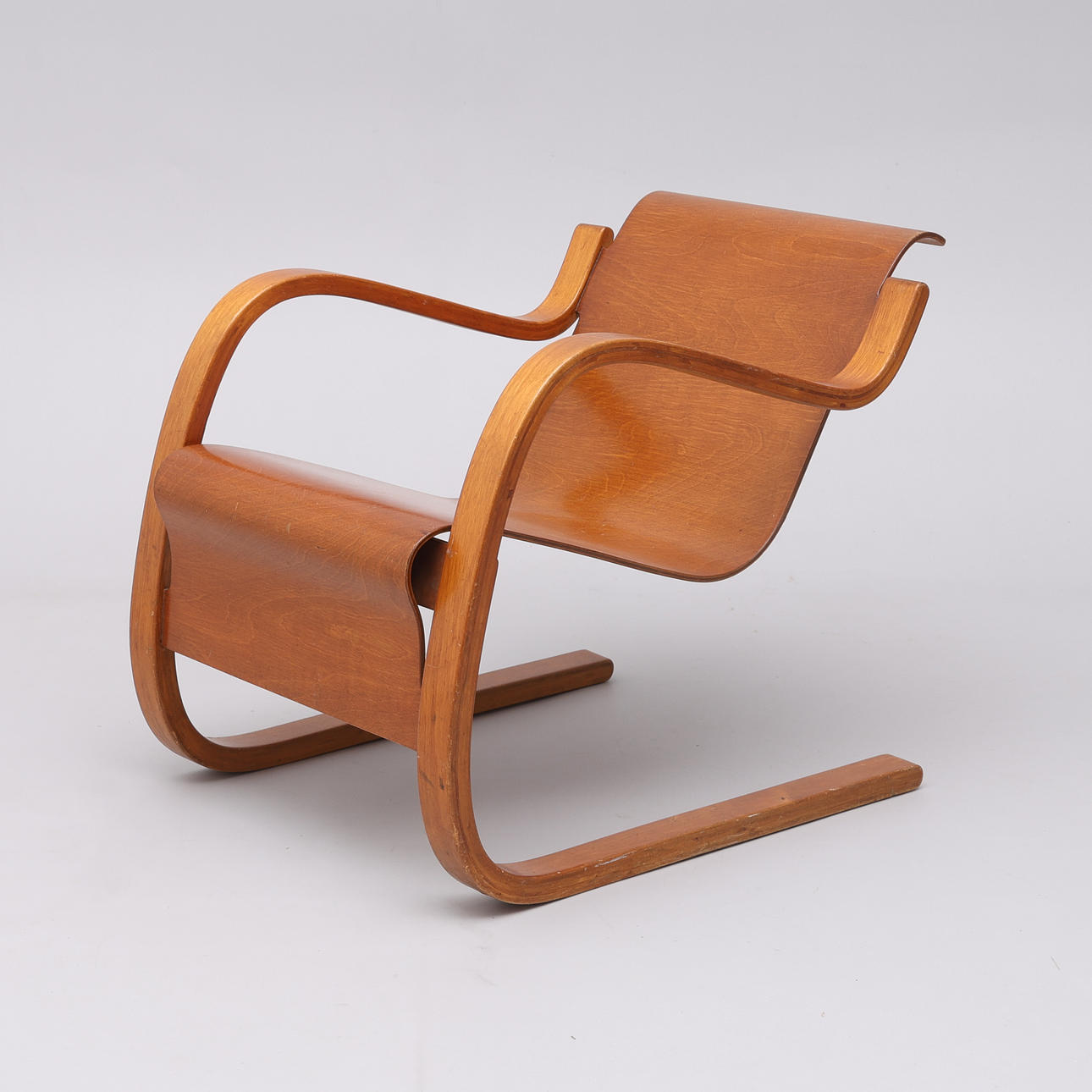 ALVAR AALTO. KARMSTOL, MODELL NR 31.