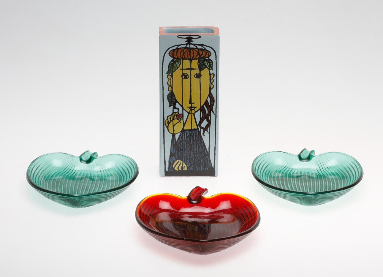 VAS, fajanS, "Karneval", Stig Lindberg, Gustavsberg samt FAT, 3 st, glas, "Reffla", Gullaskruf.