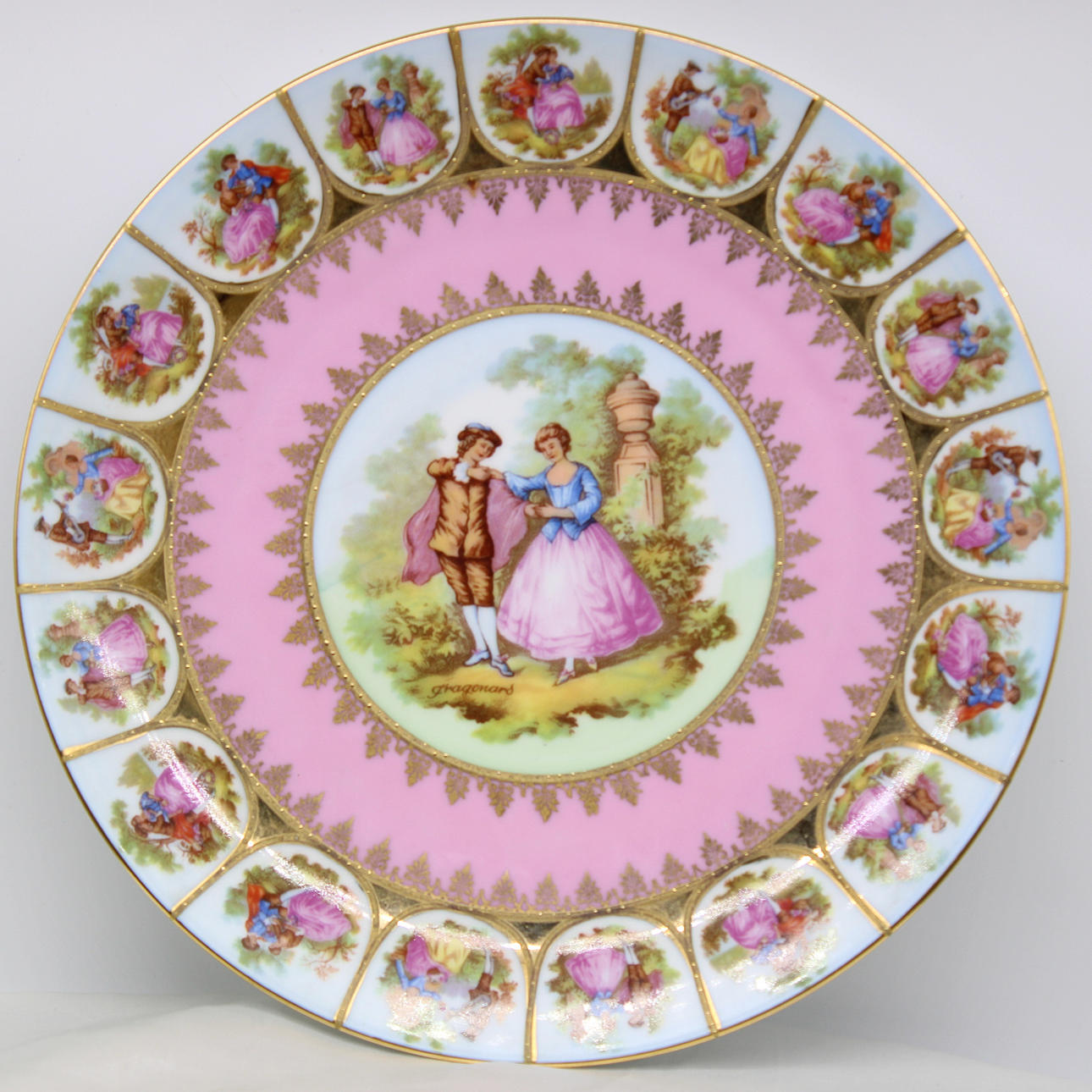 PLACA EN PAN ROSA Y DORADO DE BAVIERA.