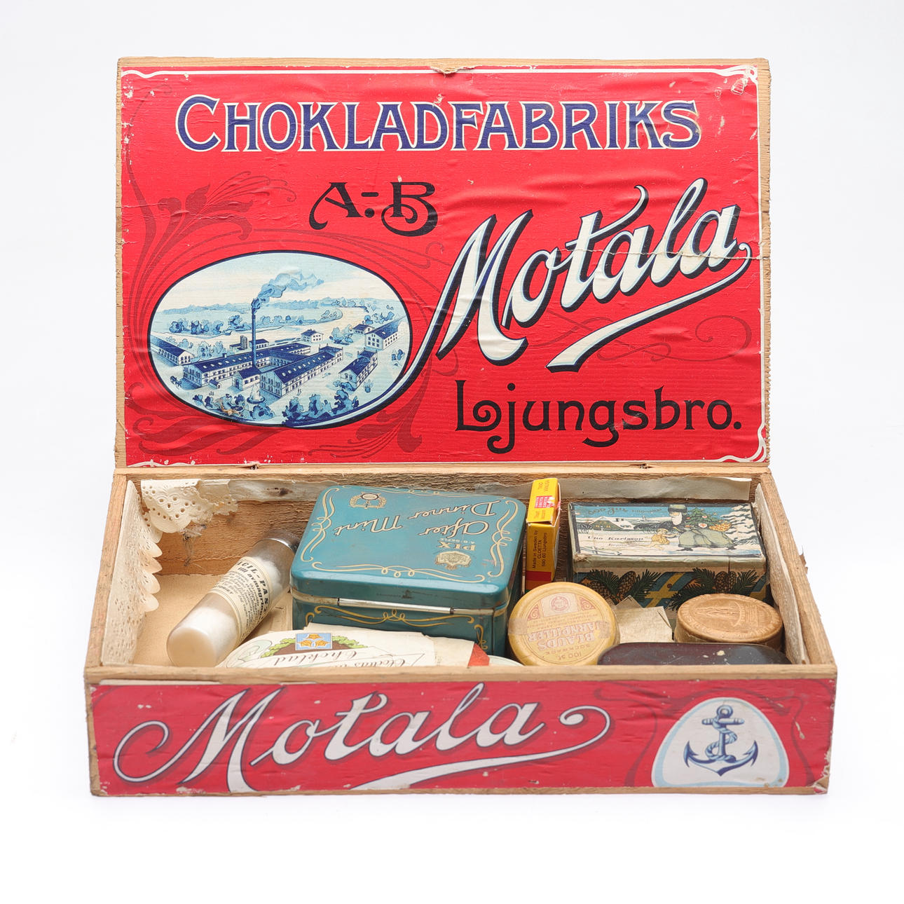OLD COMMODITY PACKAGES/CARAMEL PAPER, 20th century.