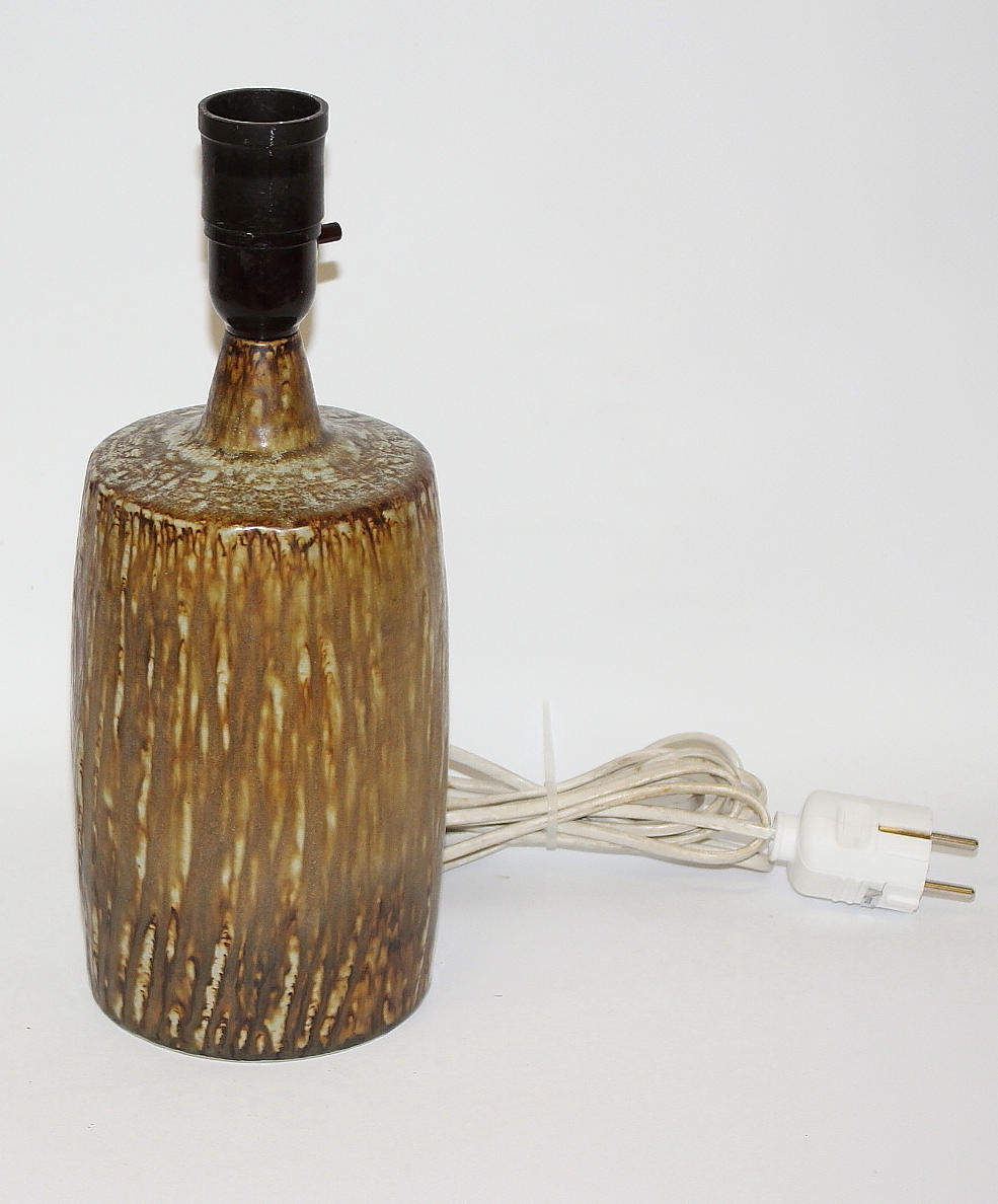 GUNNAR NYLUND. BORDSLAMPA, keramik.