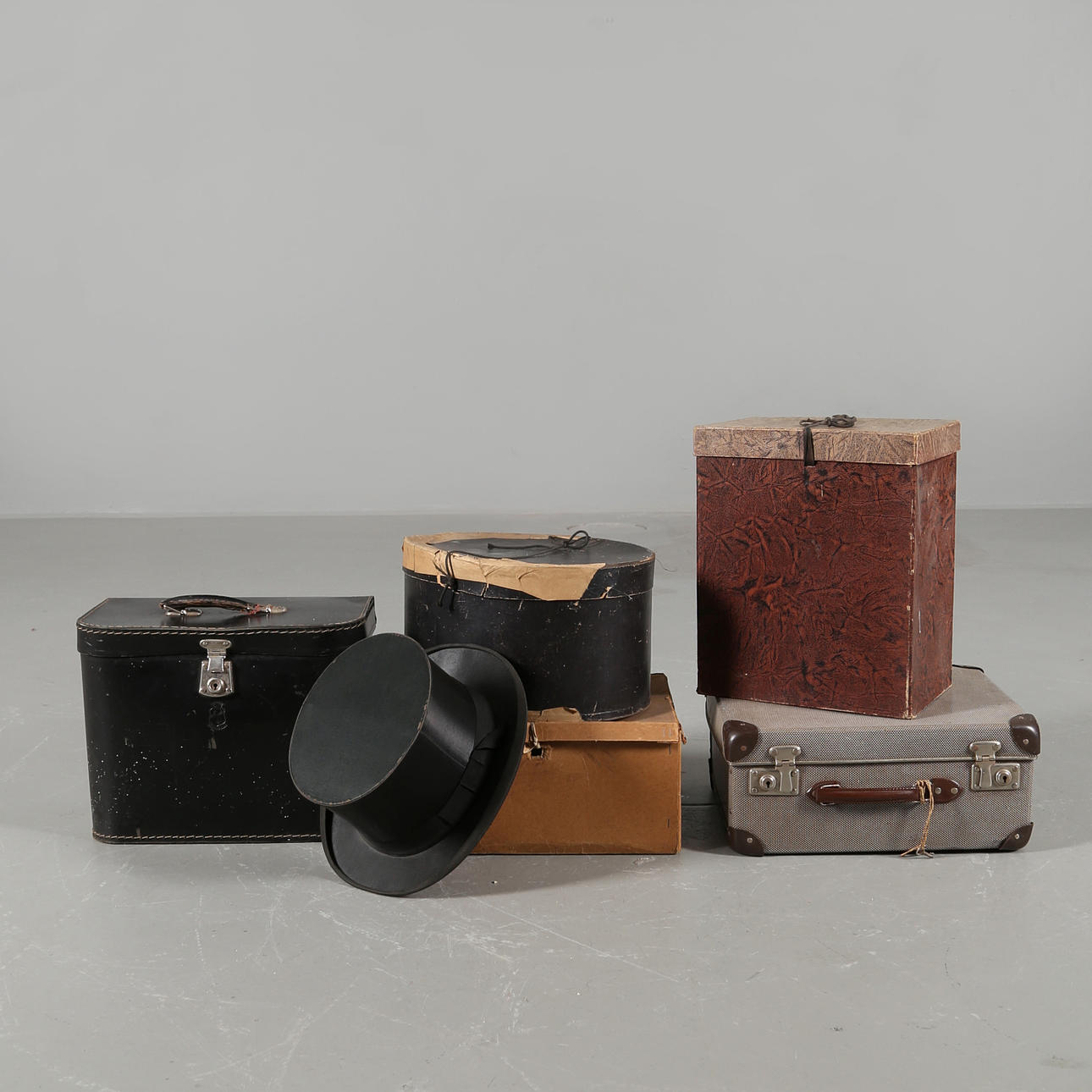 CYLINDERHATTAR, 6 st, varav en chapeau-claque, 18/1900-tal.