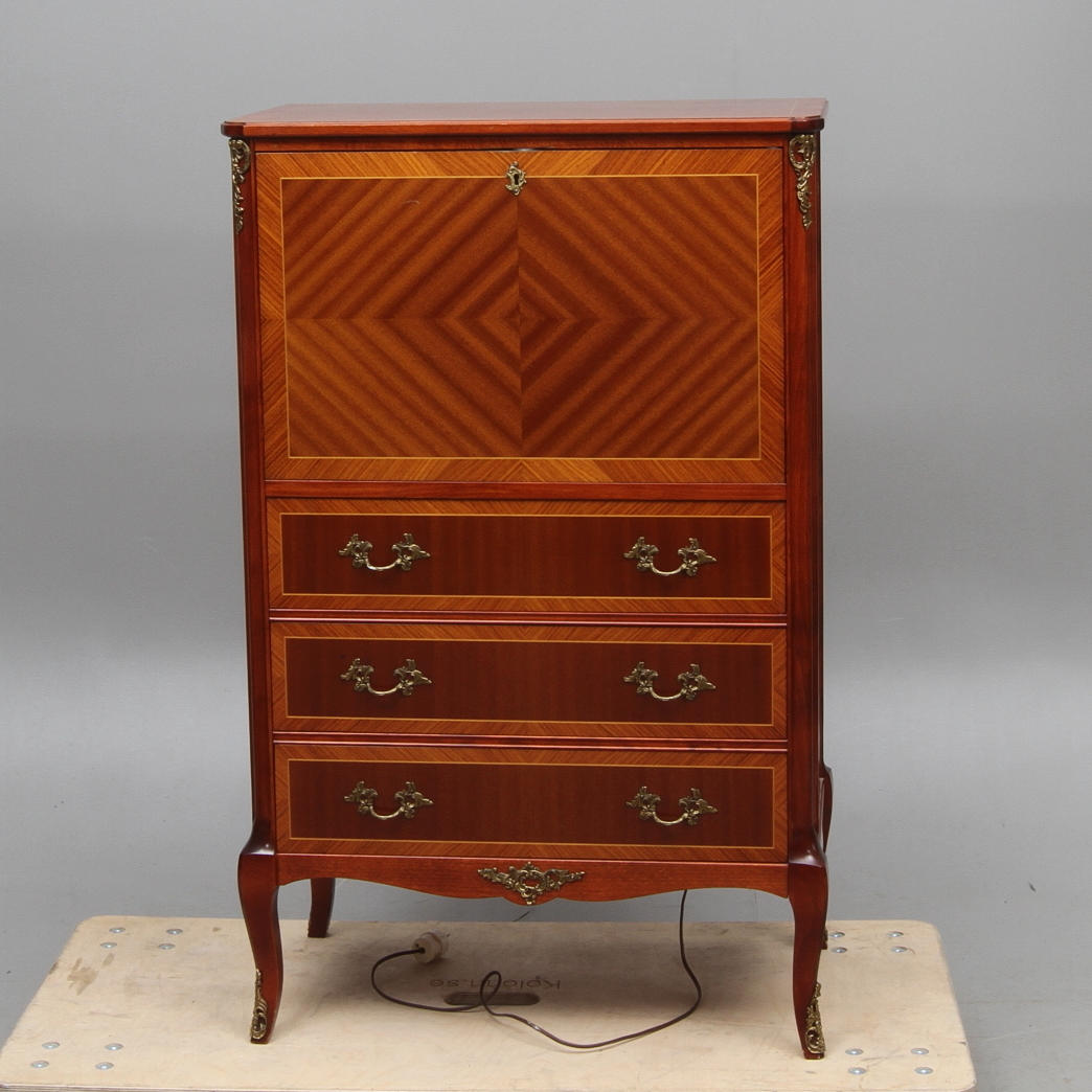 BARSKÅP, Louis XVI-stil, 1900-talets andra hälft.