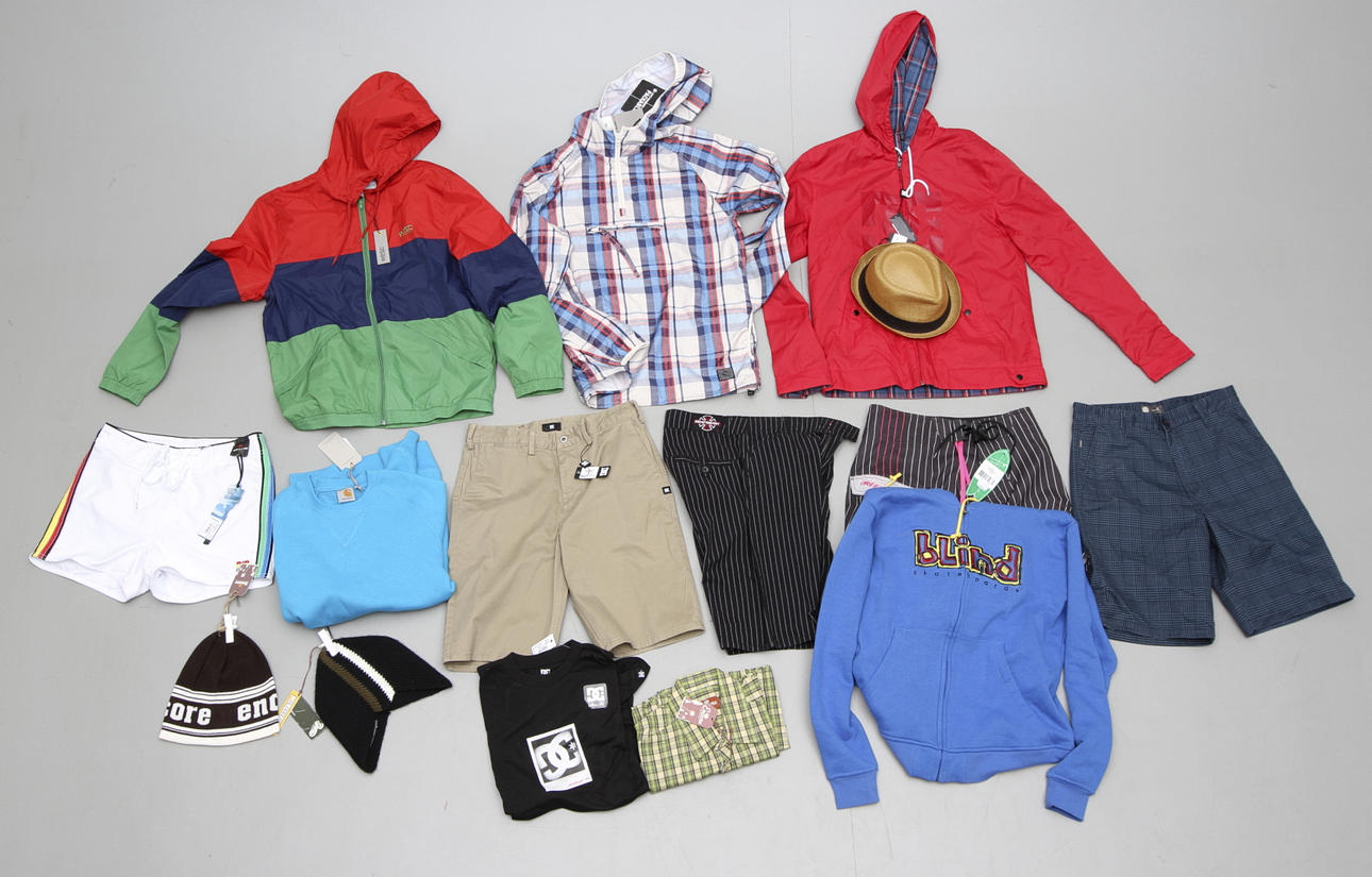 NYA KLÄDER, 15 del, herr, storlek m, konkursen efter first aid.