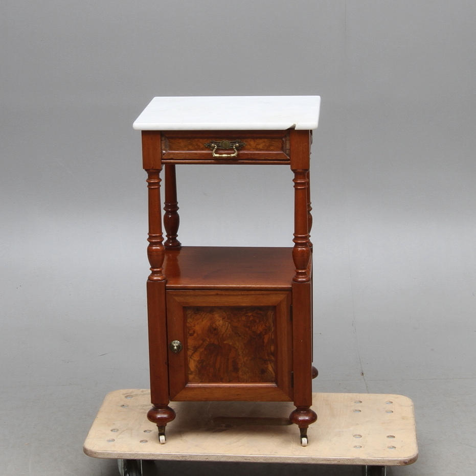 POTTSKÅP med stenskiva, tidigt 1900-tal.