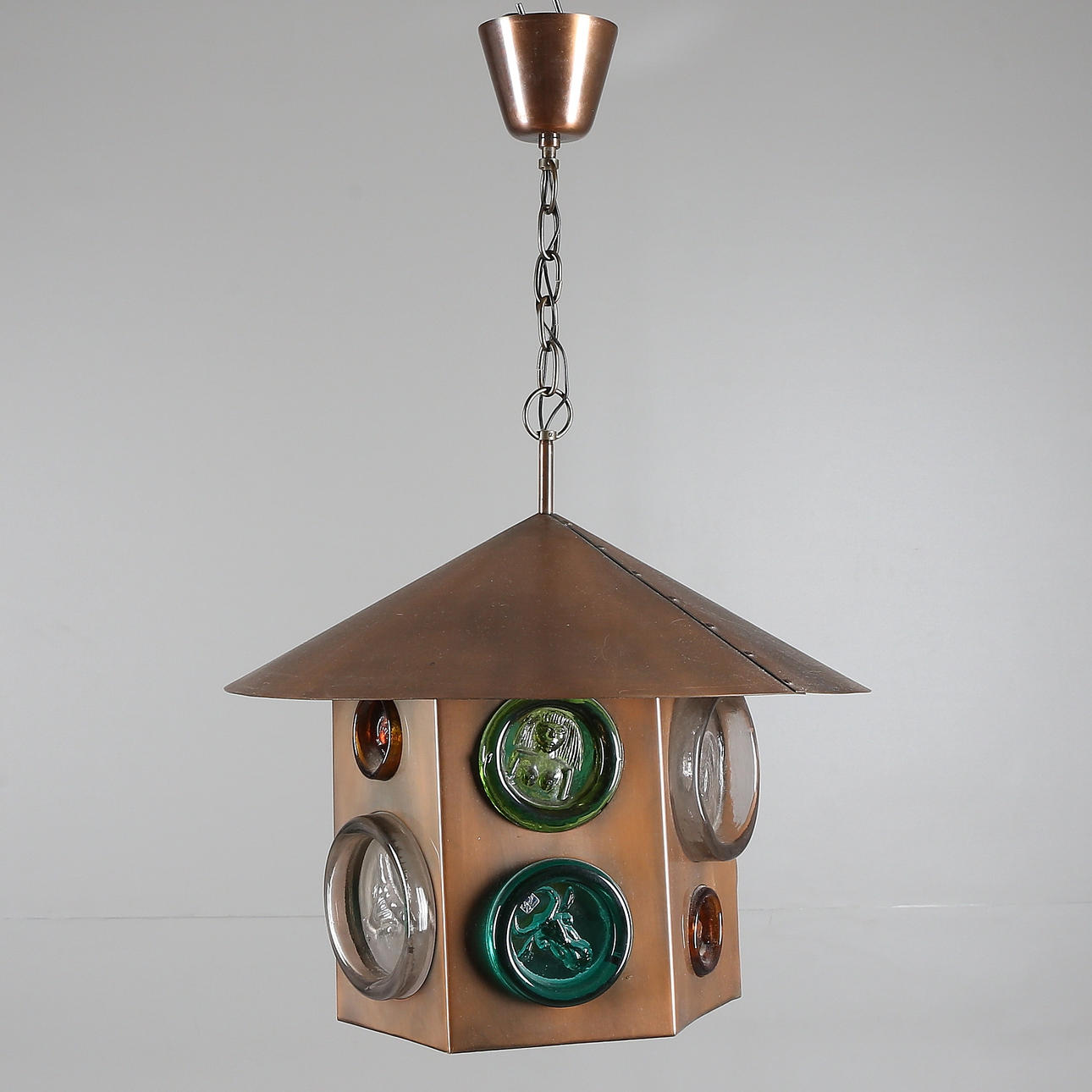 TAKLAMPA, plåt/glas, Erik Höglund, Boda Glasbruk, 1900-talets tredje kvartal.