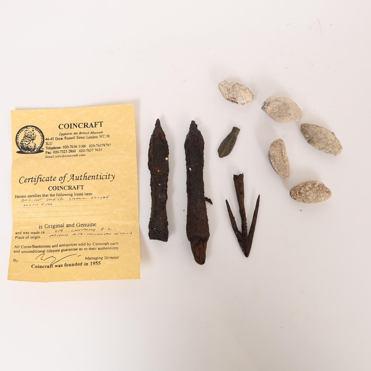 A COLLECTION OF ARTIFACTS (QTY).