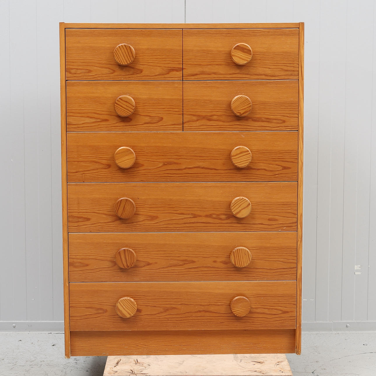 BYRÅ, furu, 1970-tal. Möbler - Byråar - Auctionet