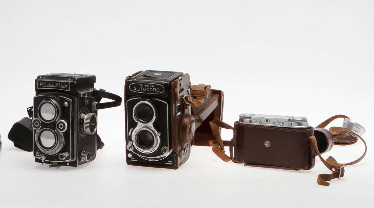 KAMEROR, 3 st, Rolleiflex, Minolta Autocord samt Voigtländer.