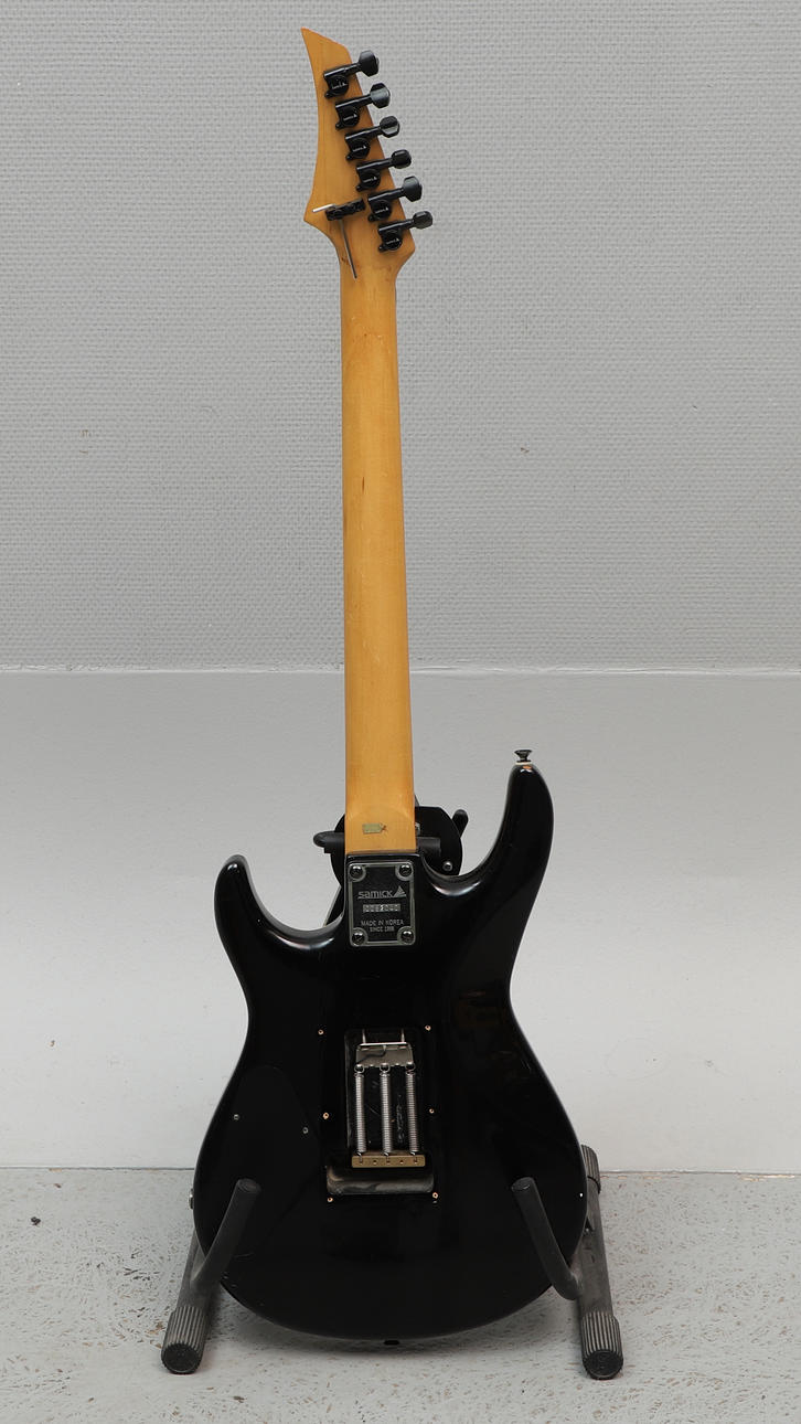 ELECTRIC GUITAR, Samick KR-564, black, Korea. Collectables
