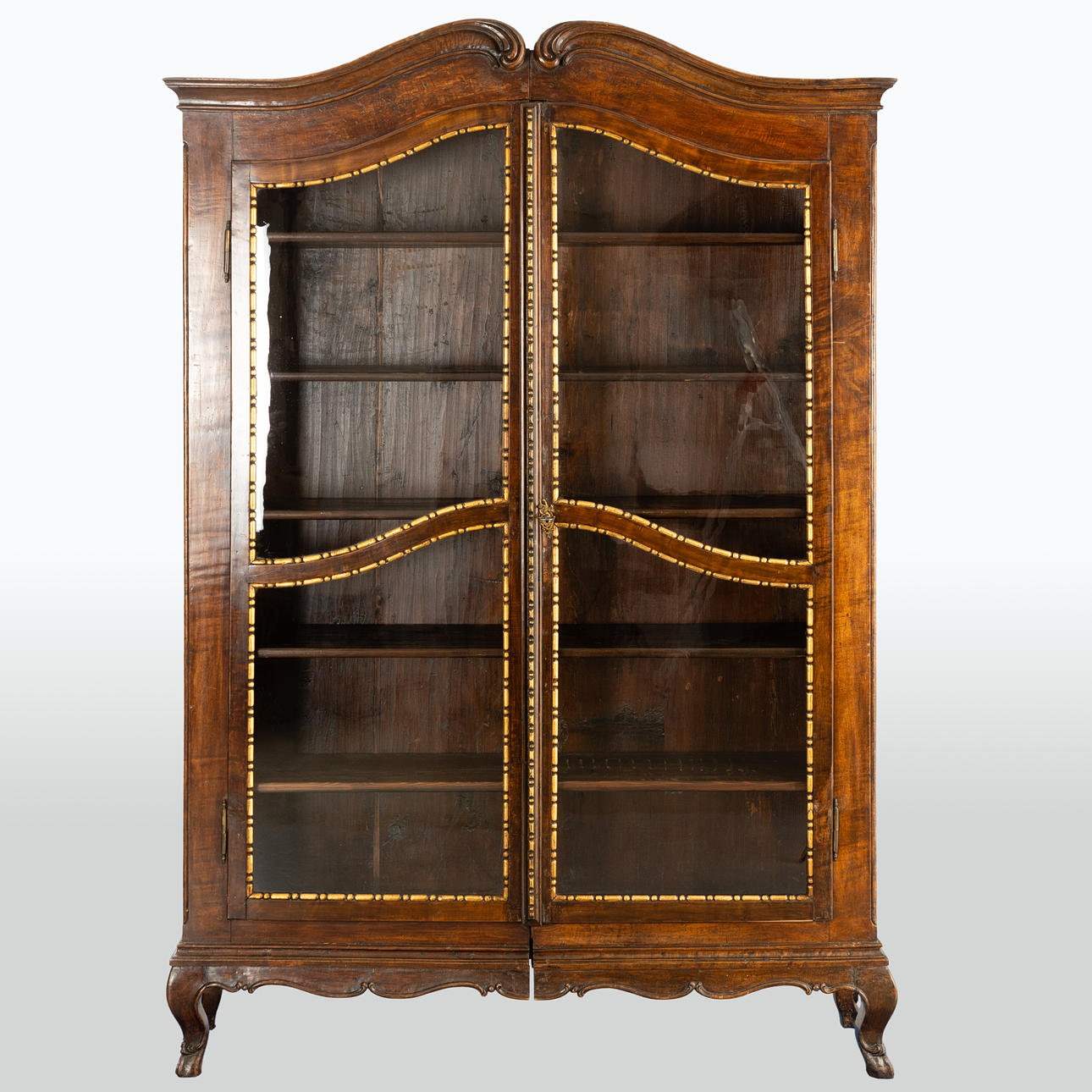 Baroque display cabinet.