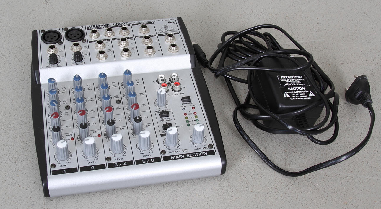 MIXERBORD, Behringer UB802.