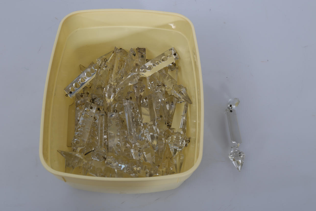 PRISMOR, för ljuskronor, 40 stycken, mest oscarianska.