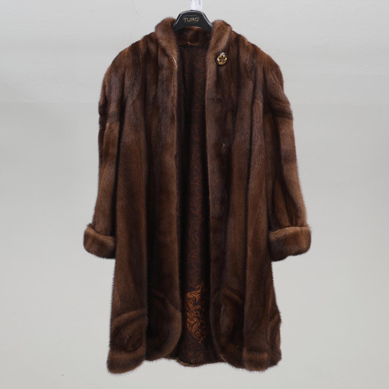 MINK FUR. Saga Mink, label marked Superb Quality, estimated size L