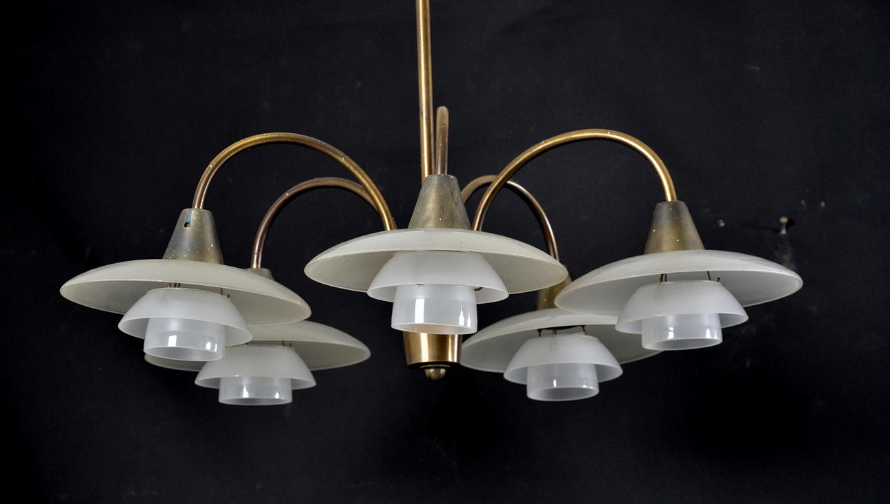 TAKLAMPA, Poul Henningsen (1894-1967): Bombardementskrona.