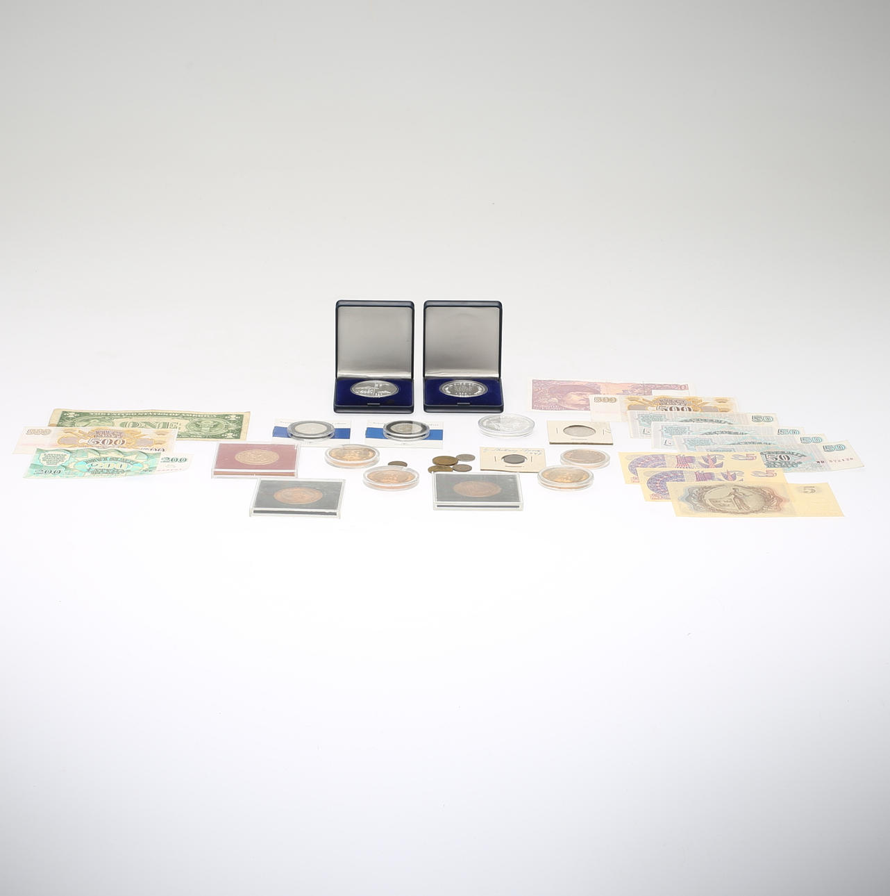 MYNT samt SEDLAR bla jubileumsmynt.