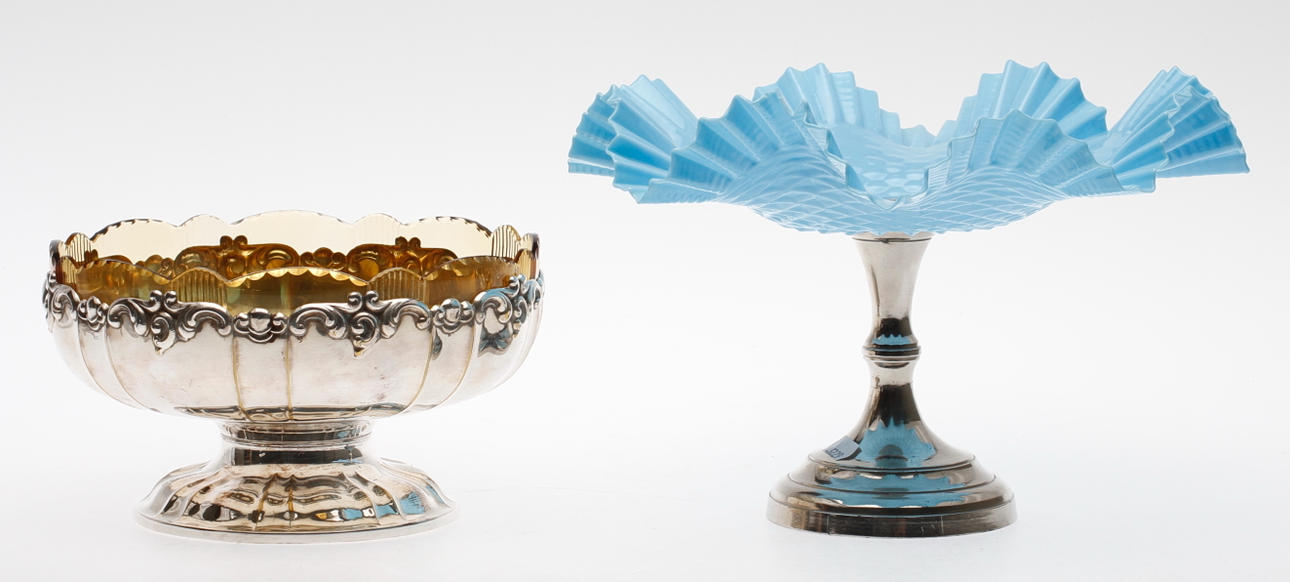 SKÅLAR, 2 st, vitmetall och glas, 1900-talets första hälft.