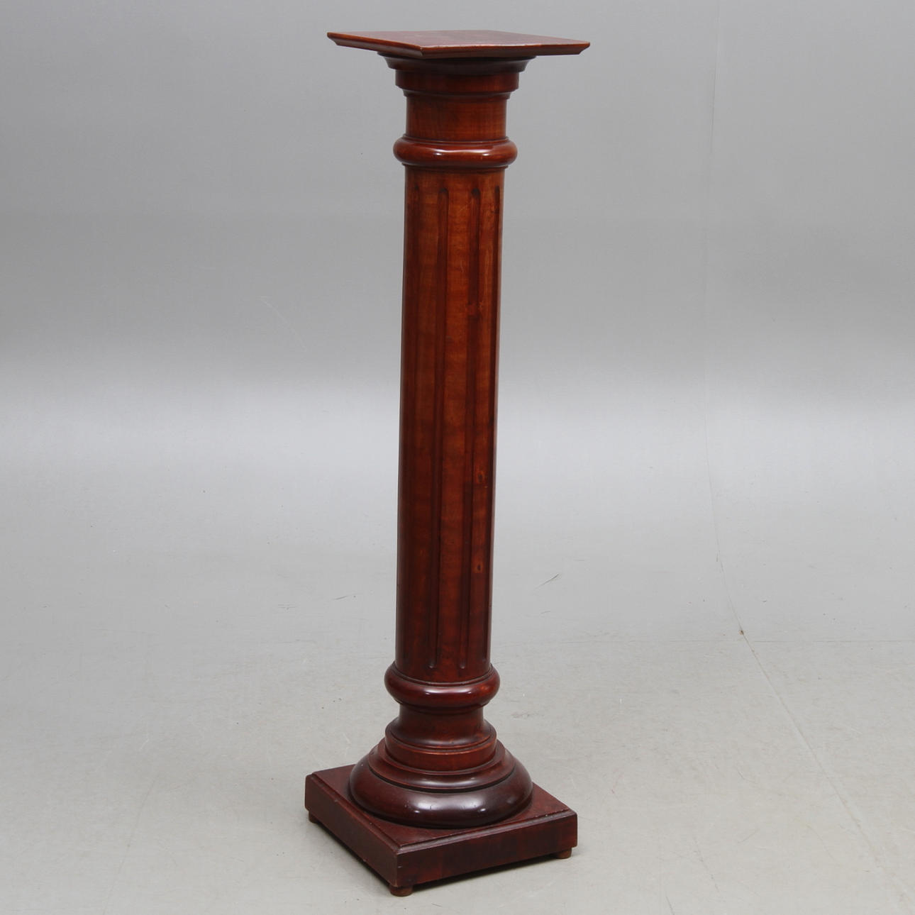 PIEDESTAL, 1900-talets början.