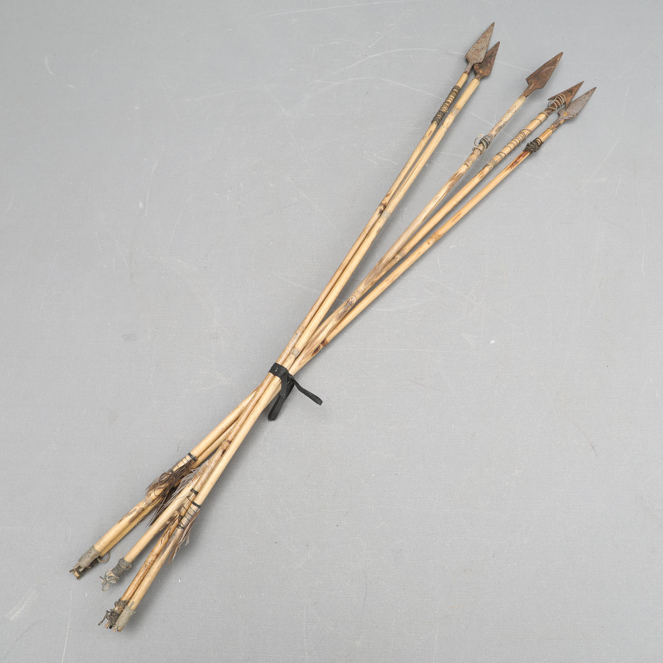 5 arrows, first part of the 20th century. Ethnographica - Other - Auctionet