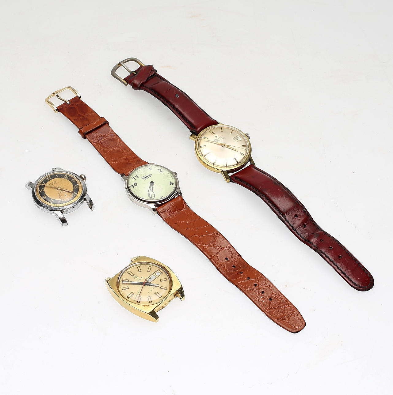 PARTI ARMBANDSUR, 4 st, Olma, Disney, Fulton samt Lanco.