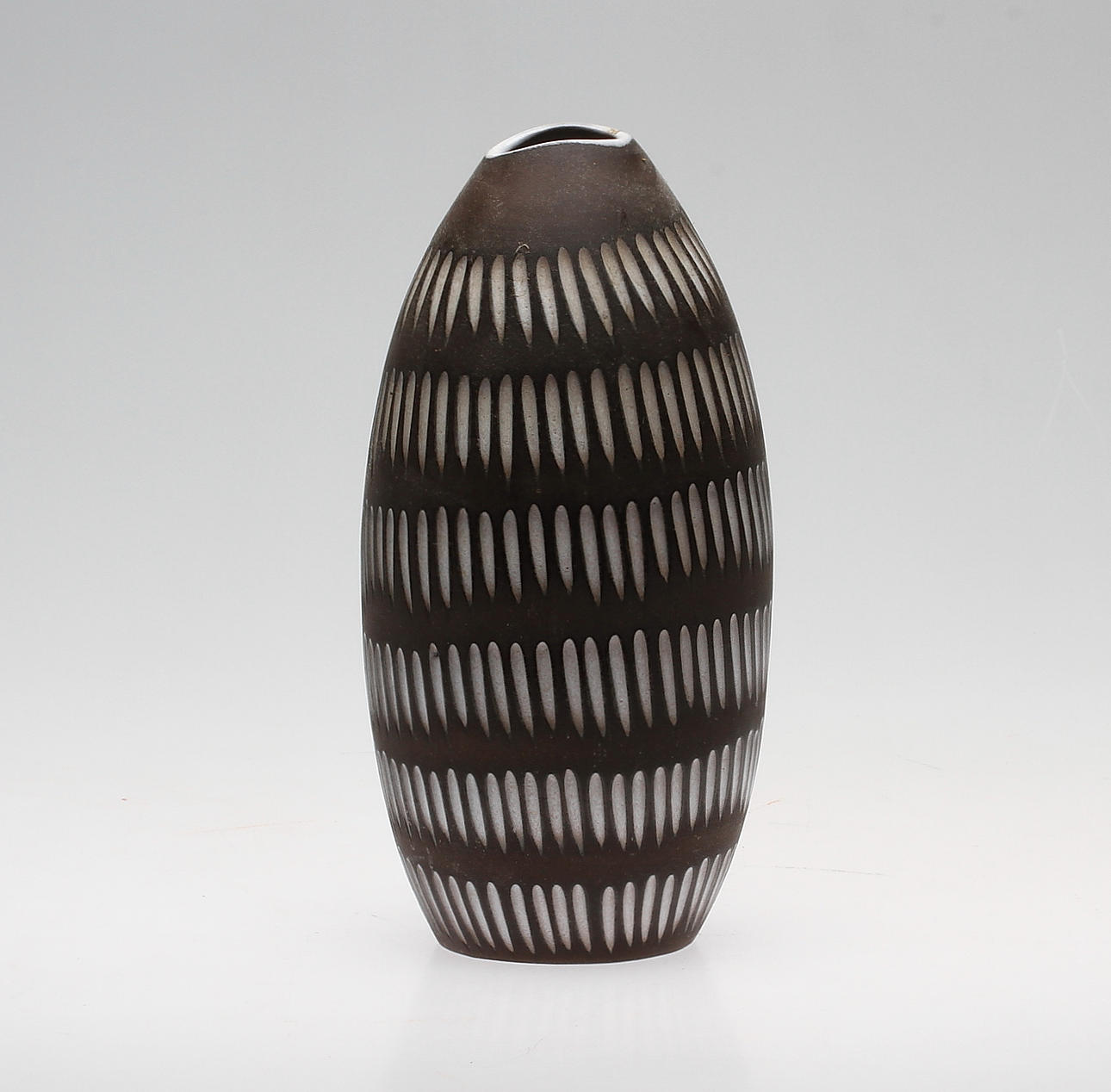 VAS, keramik, "Negro", Ingrid Atterberg, Upsala-Ekeby 1953-58.